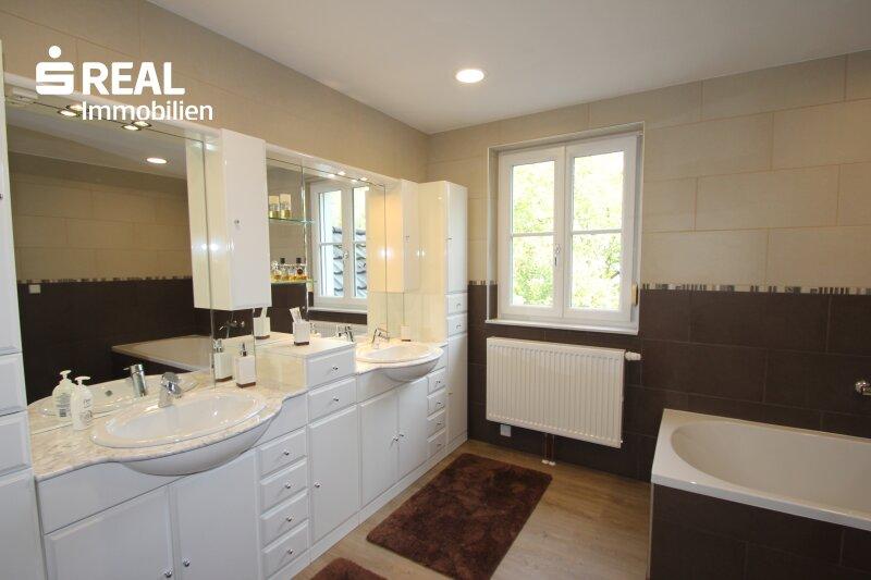 Badezimmer 1 DG