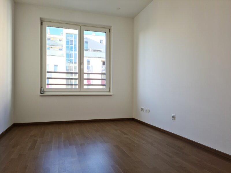 erstes Zimmer