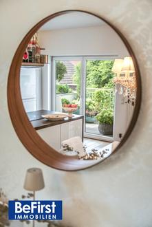 Eleganz und Moderne verbinden sich in dieser wunderschönen Dachgeschosswohnung: perfekte Gegebenheiten für Paare und Singles