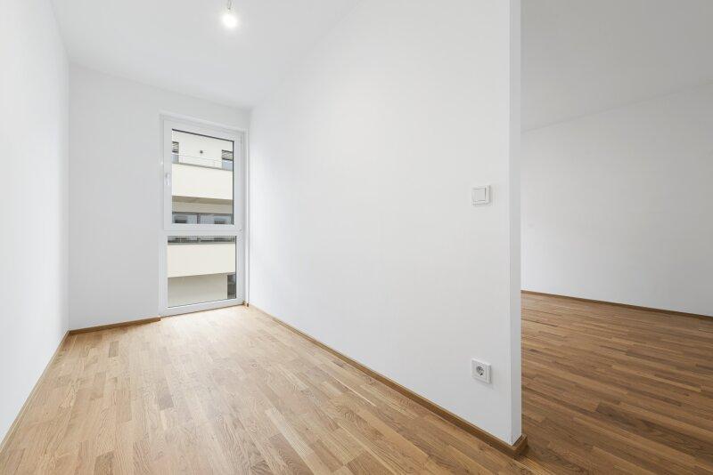 Zimmer mit Schrankraum