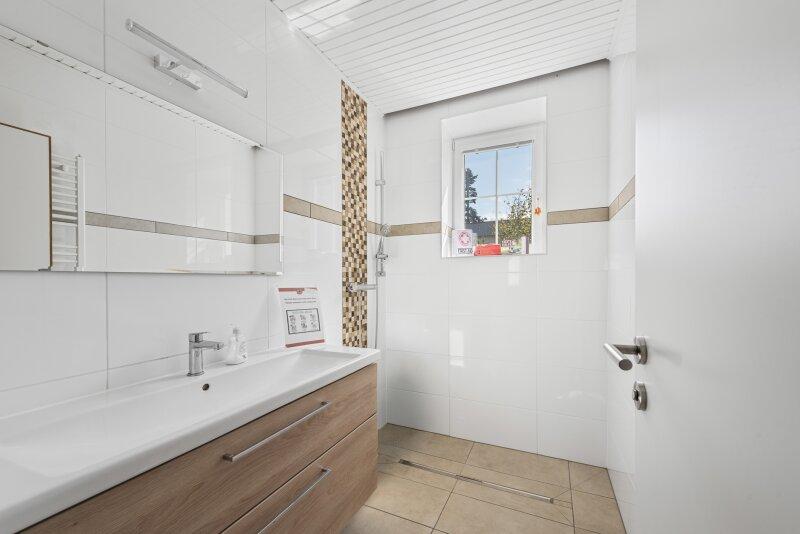 Badezimmer EG