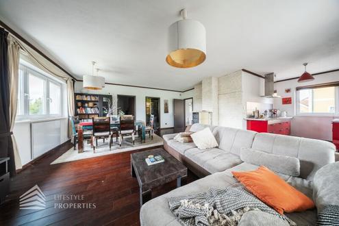 Mehr als ein Haus: stilvoll m�bliertes Familiendomizil mit 42,1 m� Parkett-Wohnk�che, Master-Suite & Wellness-Garten - nahe Wien