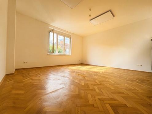 Frisch sanierte 2-Zimmer-Wohnung in ruhiger Lage