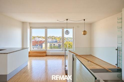 "Dachgeschoss-Traum mit Schafbergblick und 15 m� Terrasse"