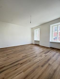 Großzügige generalsanierte 3-Zimmer-Wohnung in Wiener Neustadt!