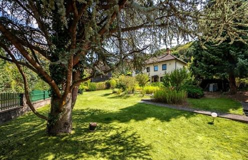 Sonnige Ruhelage - Einfamilienhaus mit 3.288 m² teilbarem Bauland-Grundstück