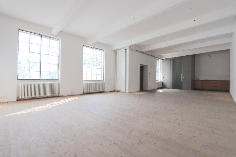 Atelier unm�bliert