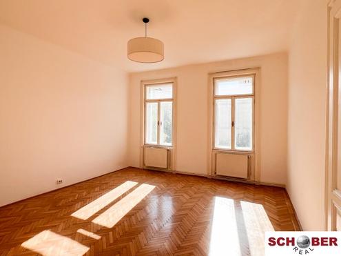 Klassischer Stilaltbau am Lutherplatz