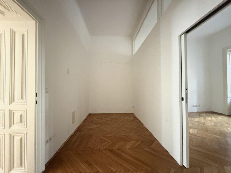 Begehbarer Schrank / Abstellraum
