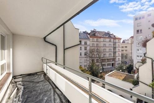 TRAUMLAGE - Gro�z�giges Wohnen im Herzen des 3. Bezirks - neu saniert, bezugsfertig und mit Terrasse