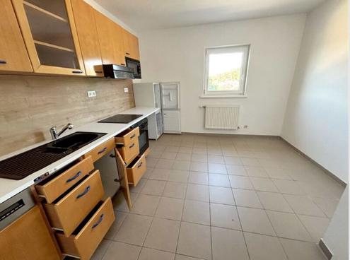 Dachgeschoss - Zwei  Zimmerwohnung mit Essk�che!