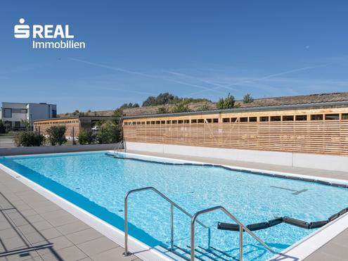 Urlaubsstimmung in Ruhelage - 100m� Eigentumswohnung, Wohnk�che, Balkon, 3 Schlafzimmer, 2 B�der, Parkplatz, Carport und Pool!