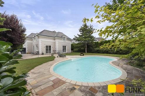 FONTANA: wunderbares Einfamilienhaus mit Garten und Pool