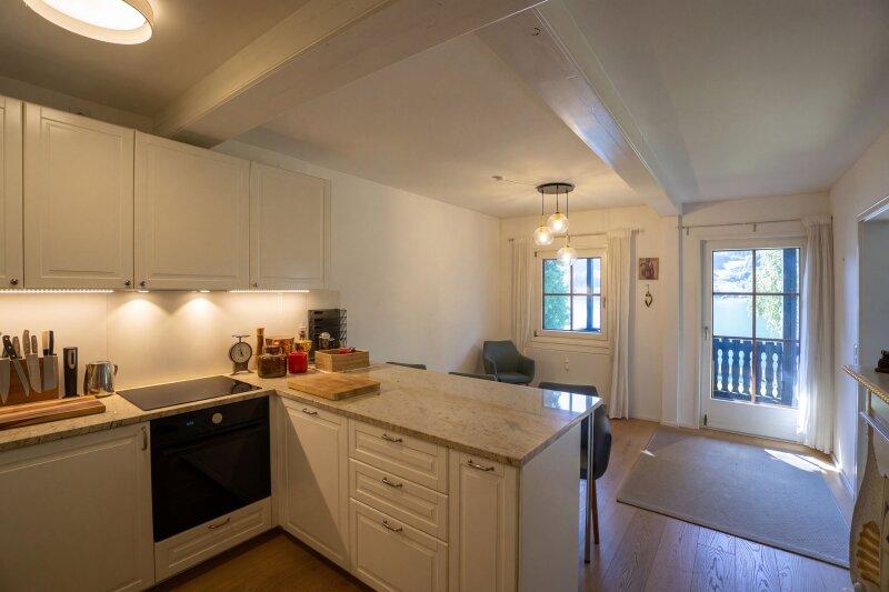 Wohnk�che mit Ausgang auf den S�dbalkon