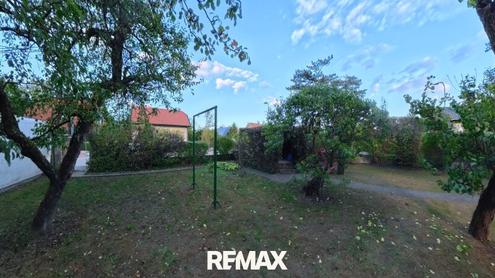 H�flein: Eigengrund in Bahnhofsn�he!
