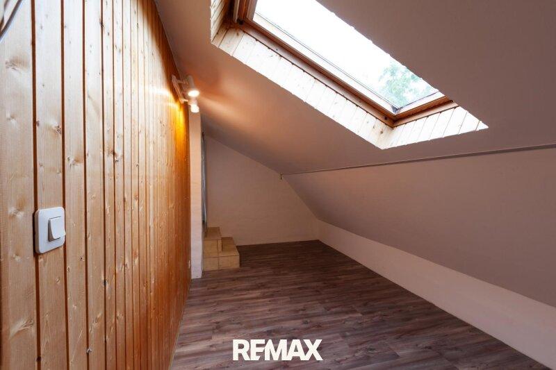 Zimmer ca. 8m� OG