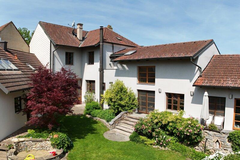 Hofansicht und Garten (Innenhof)