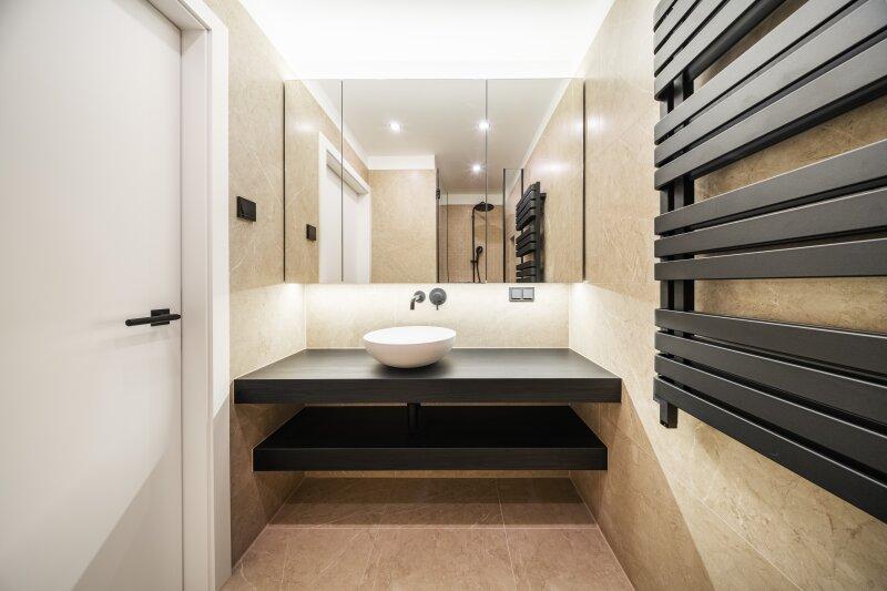 Badezimmer | 1. DG