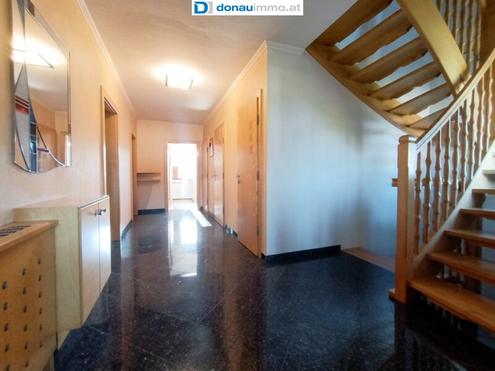 Gepflegtes, gro�z�giges Haus mit sch�nem Garten in sonniger Lage Gleinst�tten - auch f�r 2 Familien m�glich