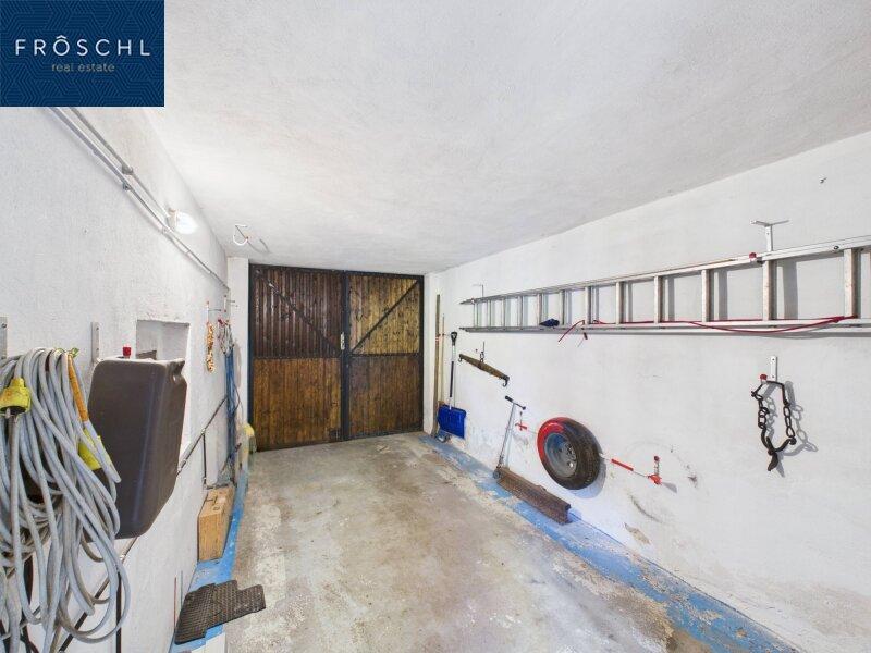 Garage mit zus�tzlichem Stauraum