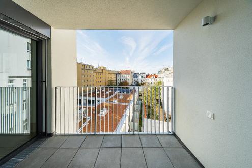Wohnjuwel mit Loggia – Stilvoller Neubautraum im 4. Liftstock