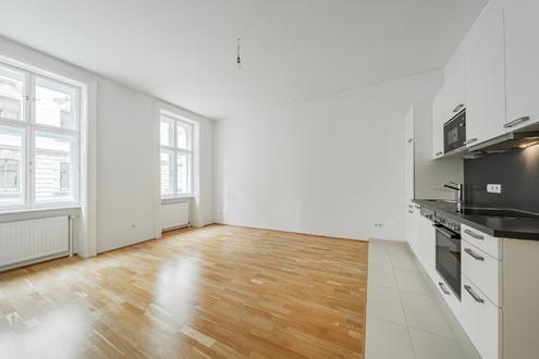 2-Zimmer Altbauwohnung mit Garage