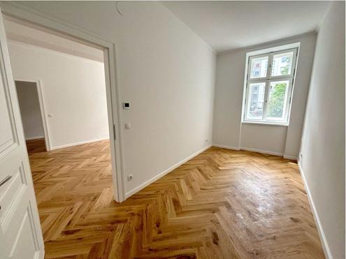 Eben sanierte Stilaltbau-Wohnung 