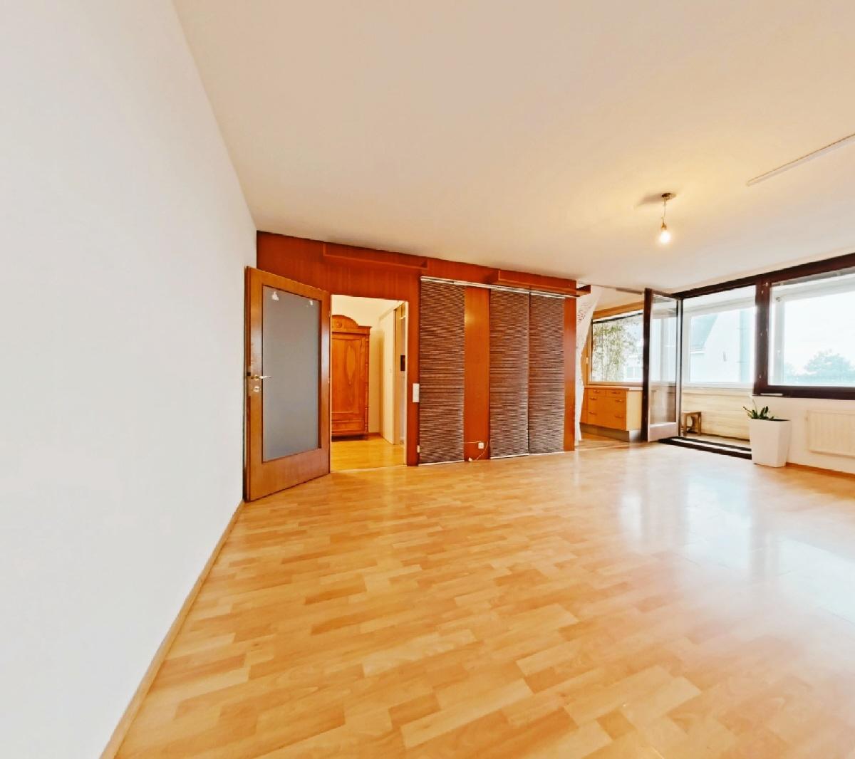 Living Room 01