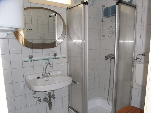 Bad-Dusche
