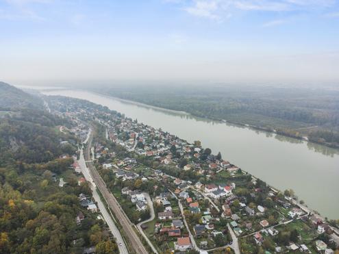 ++ EXKLUSIV an der DONAU ++ mit eigenem WALD - siehe VIDEO