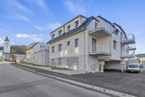 ++ NEU ++ PRIMA DREI Zimmer mit ZWEI GÄRTEN