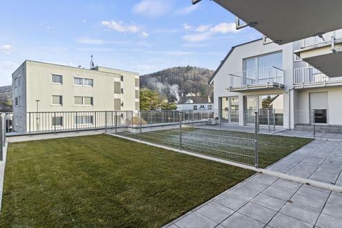 ++ TOLLE VIER Zimmer mit GARTEN ++