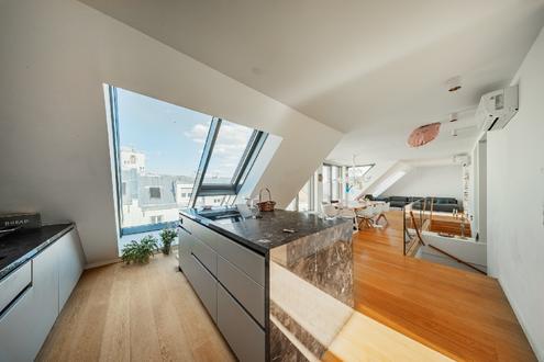 Einmaliges Wohnerlebnis: DG-Wohlfühloase mit Sauna & Panoramablick 
