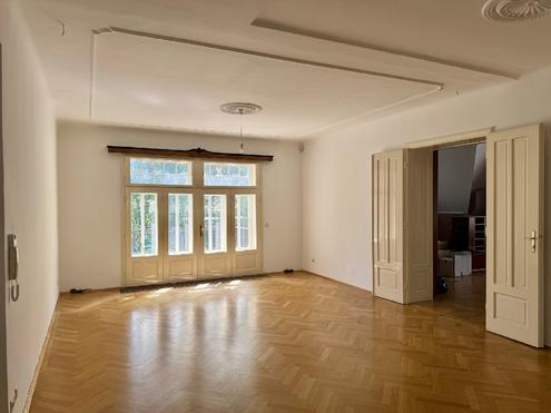 Grozgige 5-Zimmer-Wohnung in stilvoller Altbauvilla in Wien-Hietzing