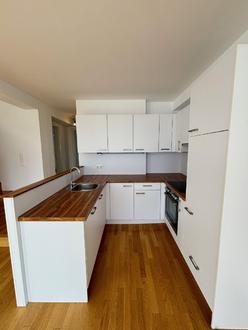 Sonnige Dachmaisonette mit Terrasse & Weitblick in 1100 Wien