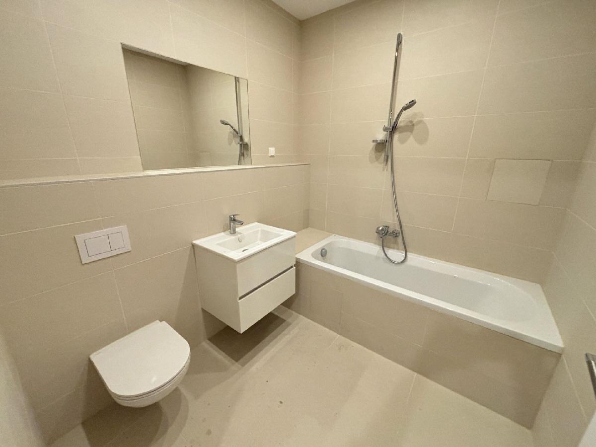 Bad mit Badewanne