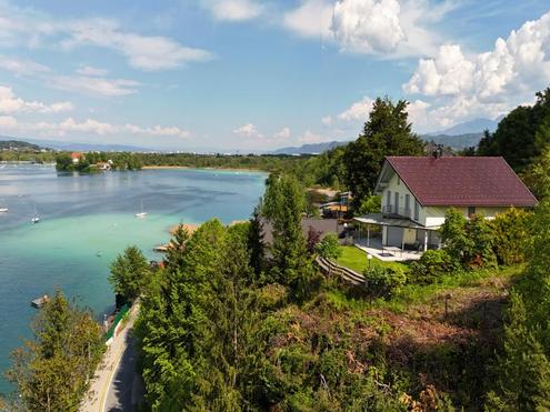 Stilvolle Panoramavilla am Wörthersee mit  Badestrand 