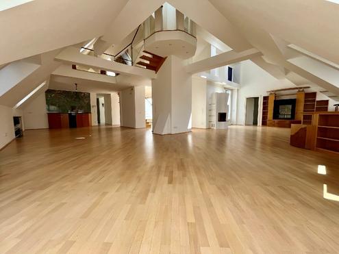 Extravagantes, kultiges 80 ties Retro Chic XXL Penthouse!
Miami Vice meets Raumschiff Enterprise