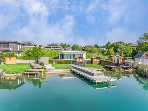 Luxuriöse Gartenwohnung in direkter Seelage 