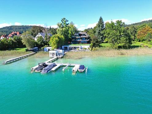 Premium-Seewohnung mit groem Strandbereich und Bootsliegeplatz am Wrthersee