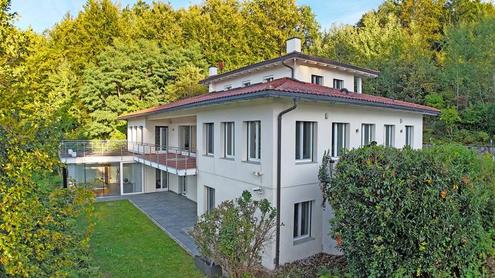 Grozgige Villa in Velden mit See- und Schlossblick