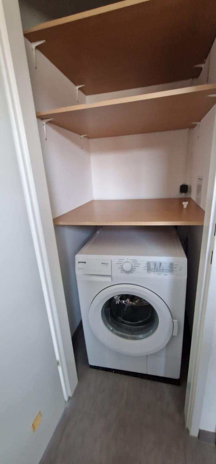 558b21e2-8826-4d68-a