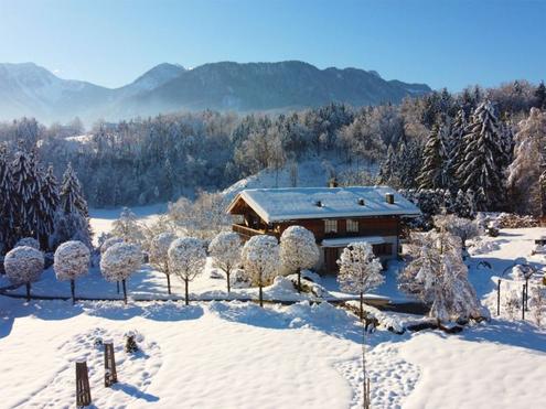 FASZINIERENDES CHALET IN RUHEOASE /  VELDEN AM W�RTHERSEE<br />
