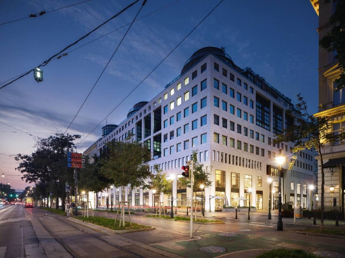 16-04-01_exterior_ev