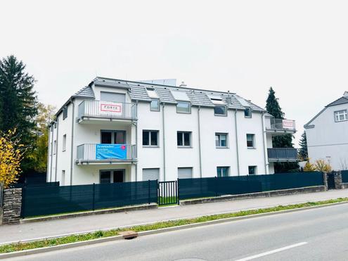 ++ WOHNJUWEL ++ DREI Zimmer WOHNUNG mit BALKON & KÜCHE