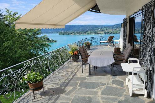 Villa am W�rthersee in spektakul�rer Seeblicklage mit Schwimmhalle