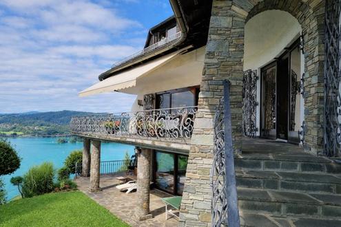 Villa am W�rthersee in spektakul�rer Seeblicklage mit Schwimmhalle