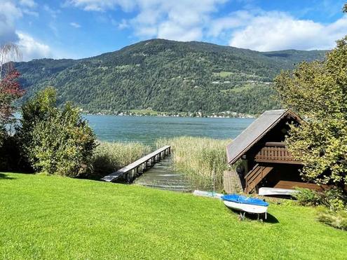 SELTENES SEEJUWEL IN SONNIGER PANORAMALAGE AM OSSIACHER SEE<br />
