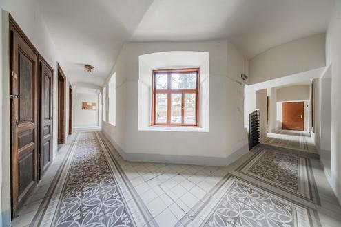 Klassischer Wiener Stilaltbau mit vielf�ltigen Nutzungsm�glichkeiten