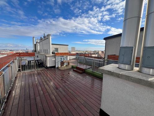 TRAUMHAFTE Maisonette-Wohnung - Top Zustand, Terrasse mit Ausblick